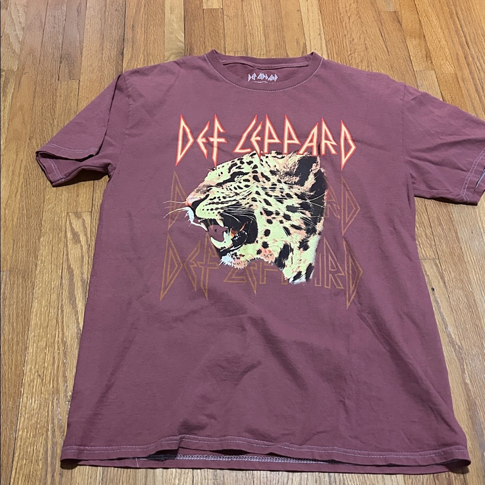 Def Leppard Tee Size Large